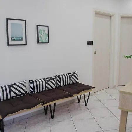Apartment Minimal Culture Boutique *